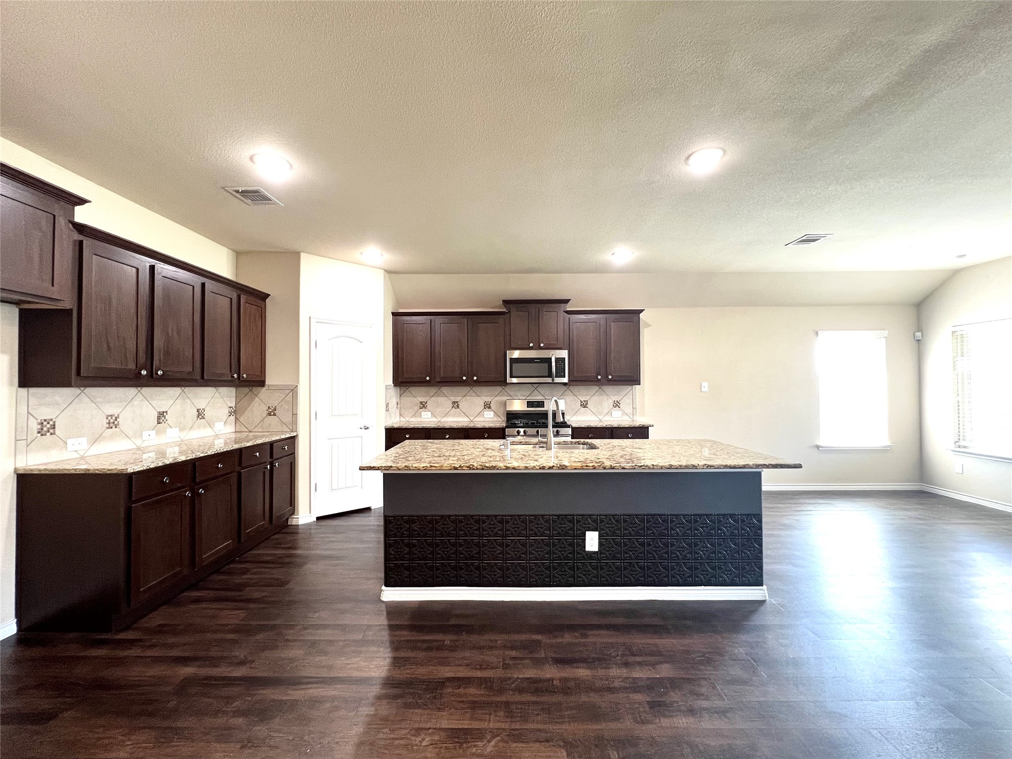 569 W Kara Drive Fate TX 75087
