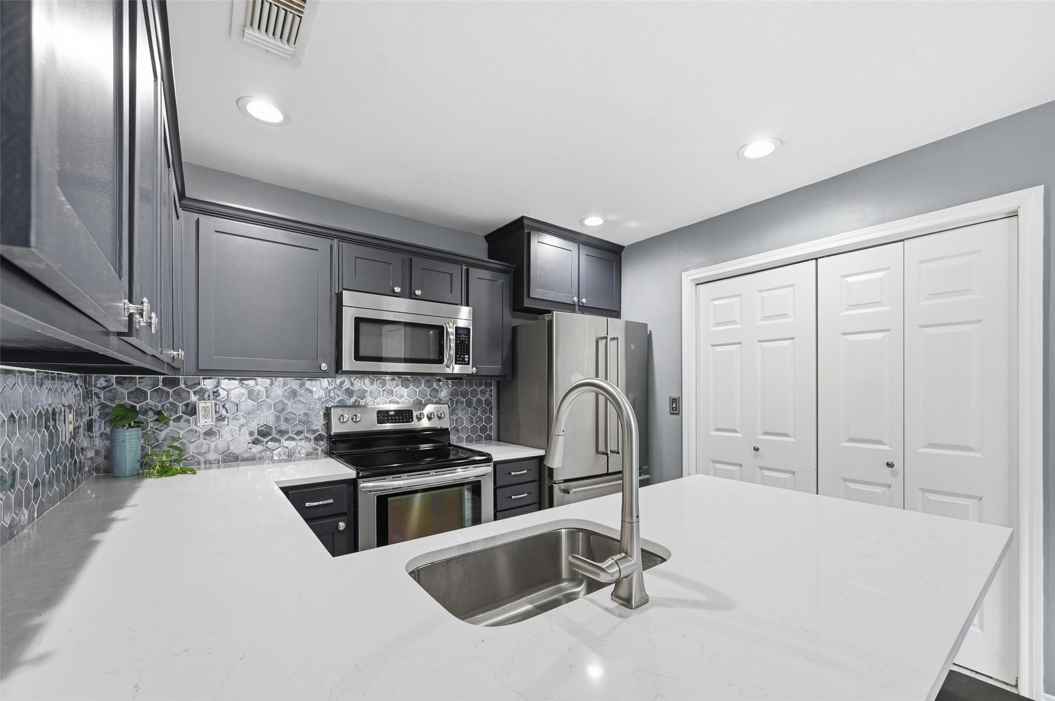 6144 Jereme Trail Dallas TX 75252
