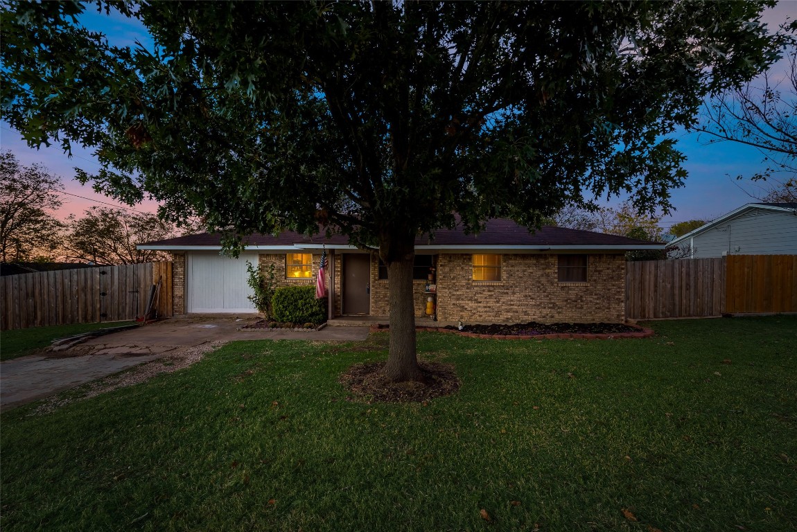 801 Crockett Street Midlothian TX 76065