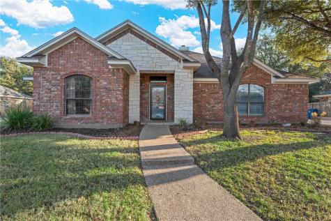 208 Fannin Drive Hewitt TX 76643