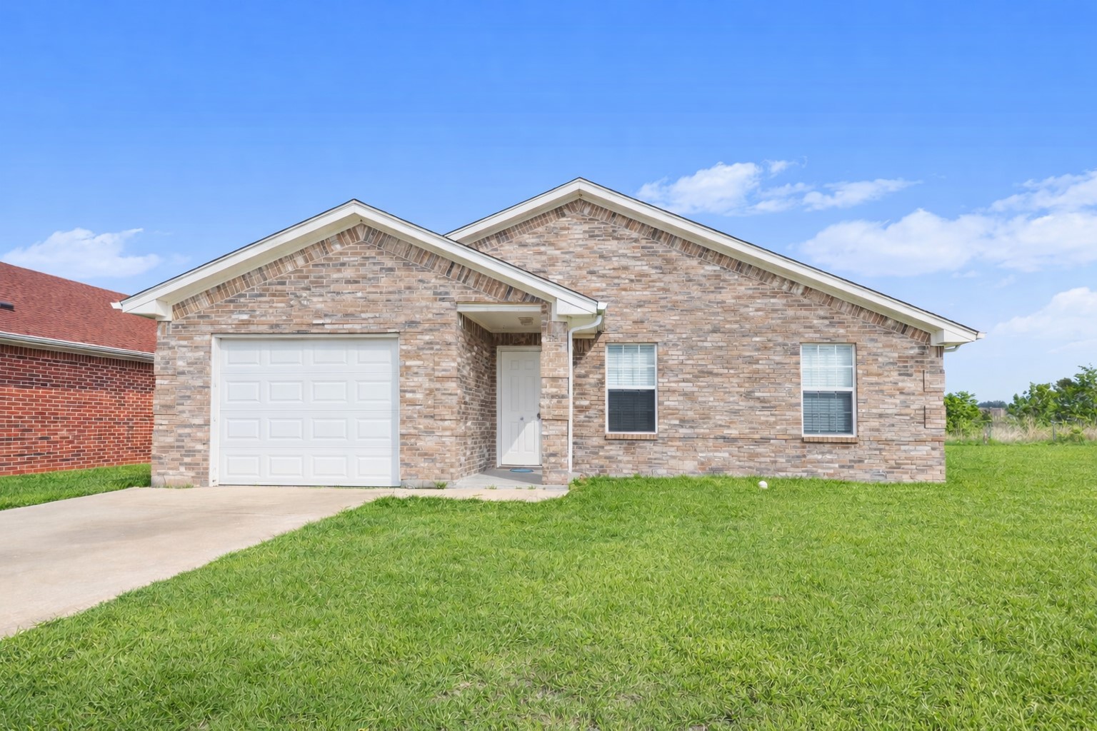 1710 Manor Garden Greenville TX 75401