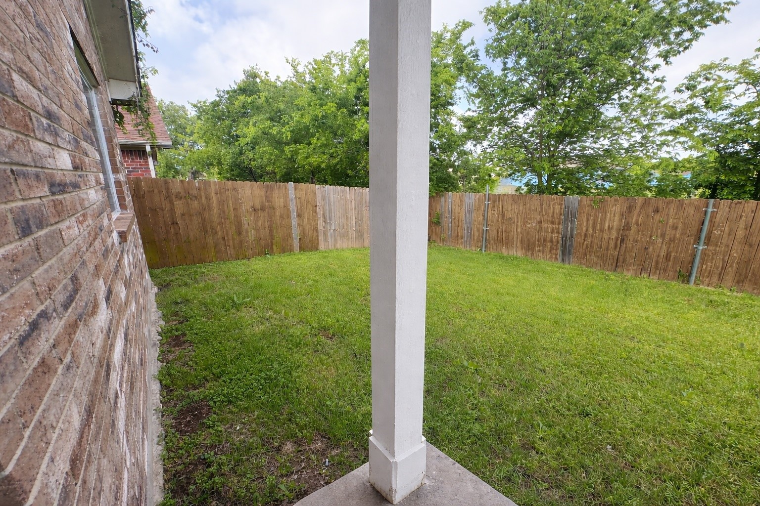 1710 Manor Garden Greenville TX 75401