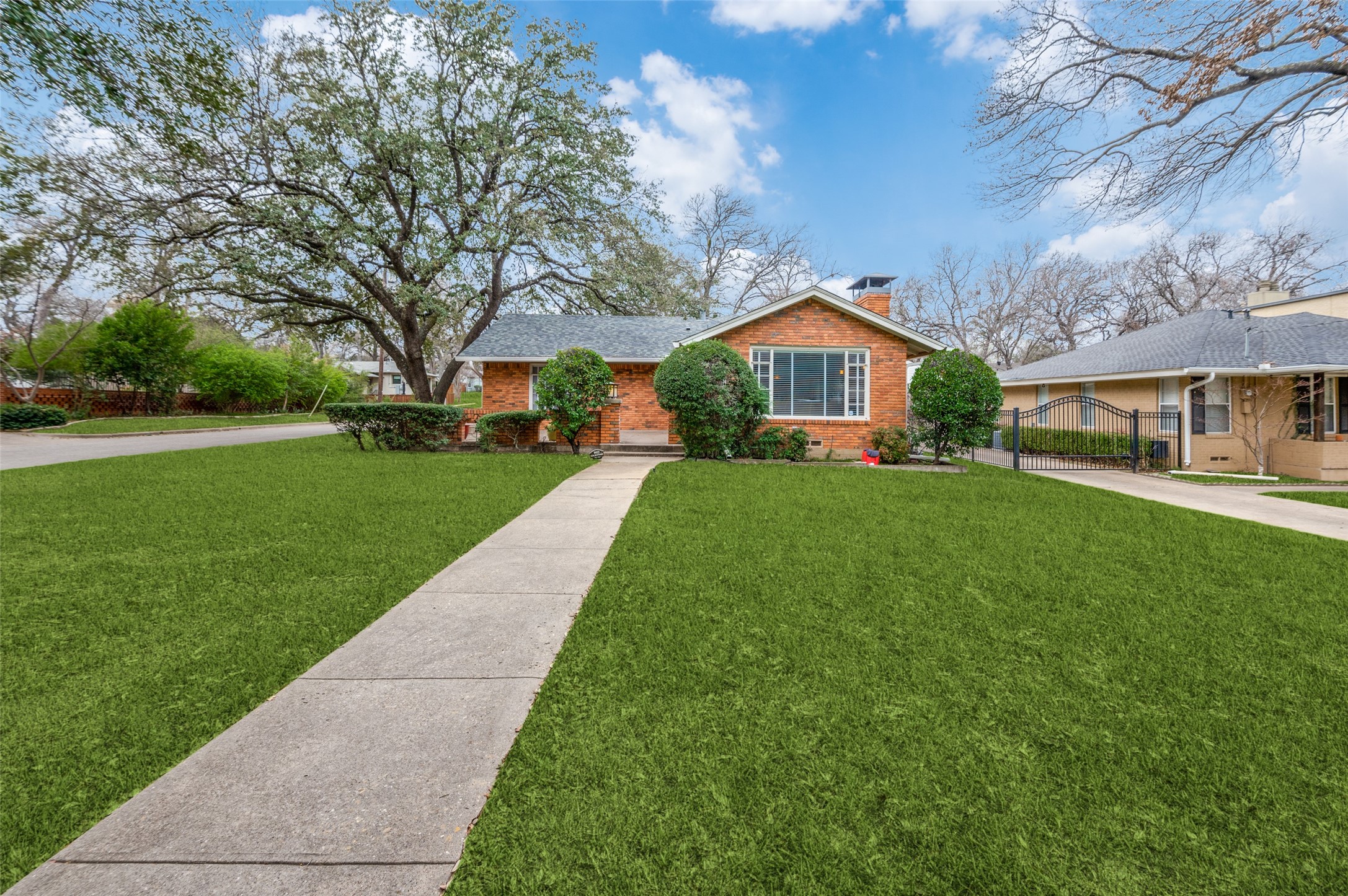1403 Eastus Drive Dallas TX 75208
