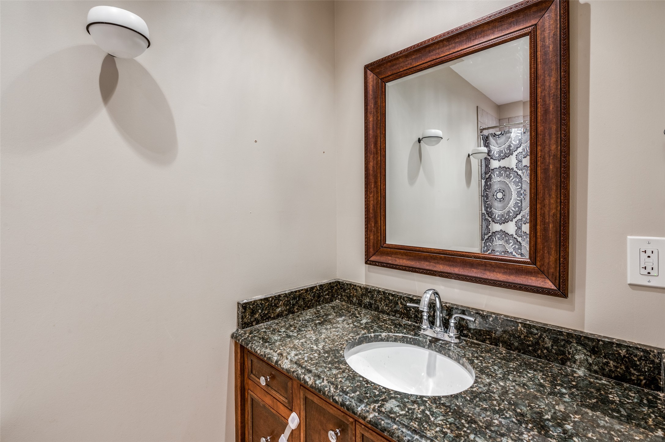 1403 Eastus Drive Dallas TX 75208