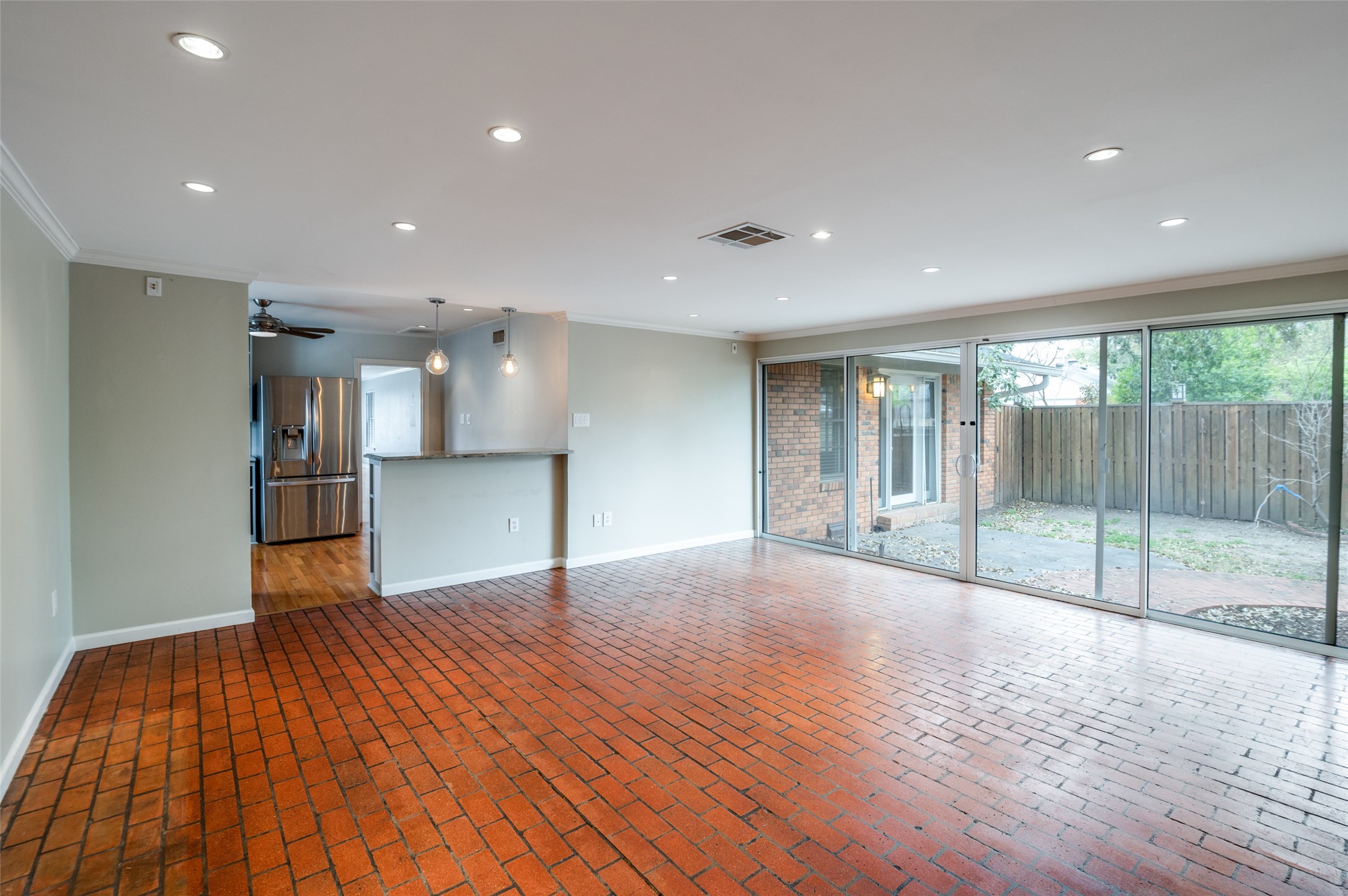 1403 Eastus Drive Dallas TX 75208