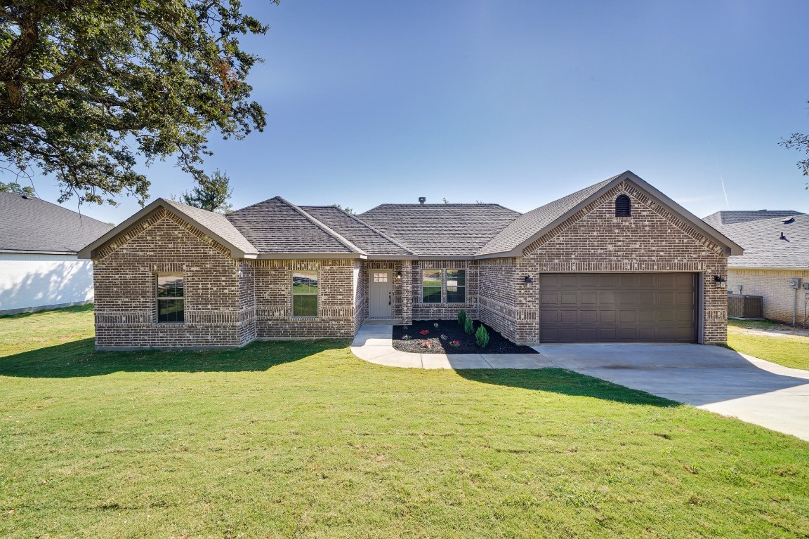 704 Bellaire Circle Mineral Wells TX 76067