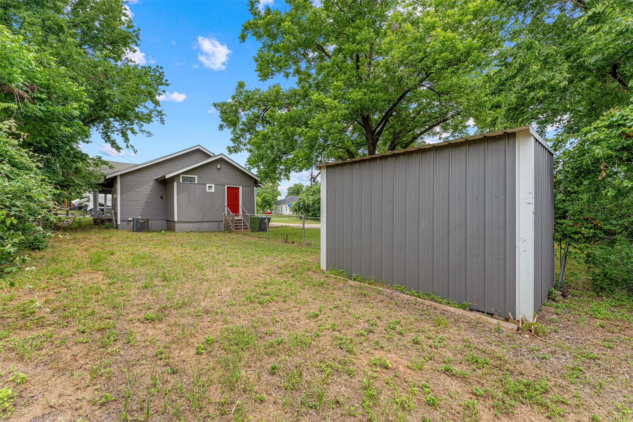 512 Herring Avenue Waco TX 76708
