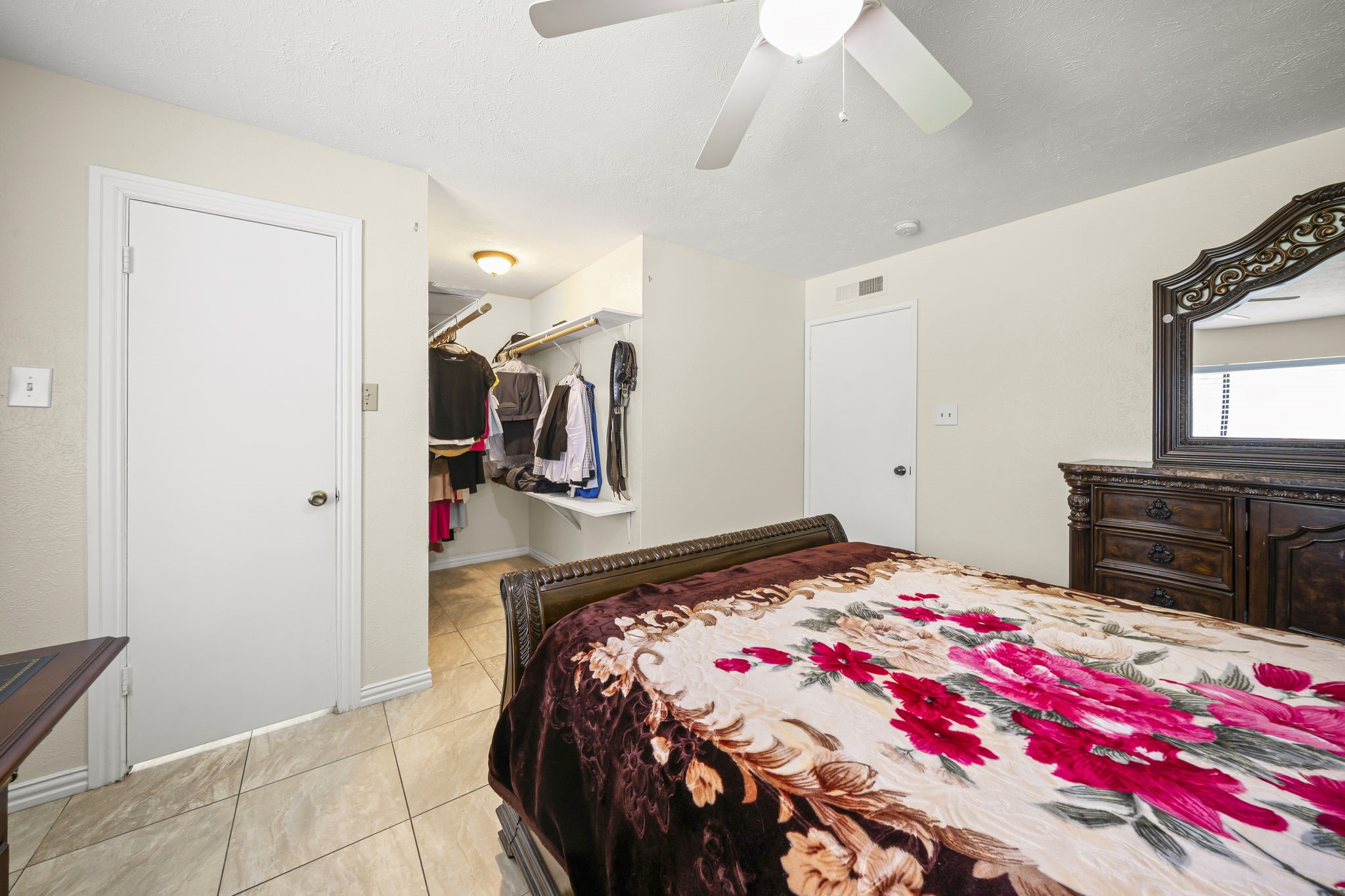 2121 Newbury Drive Arlington TX 76014