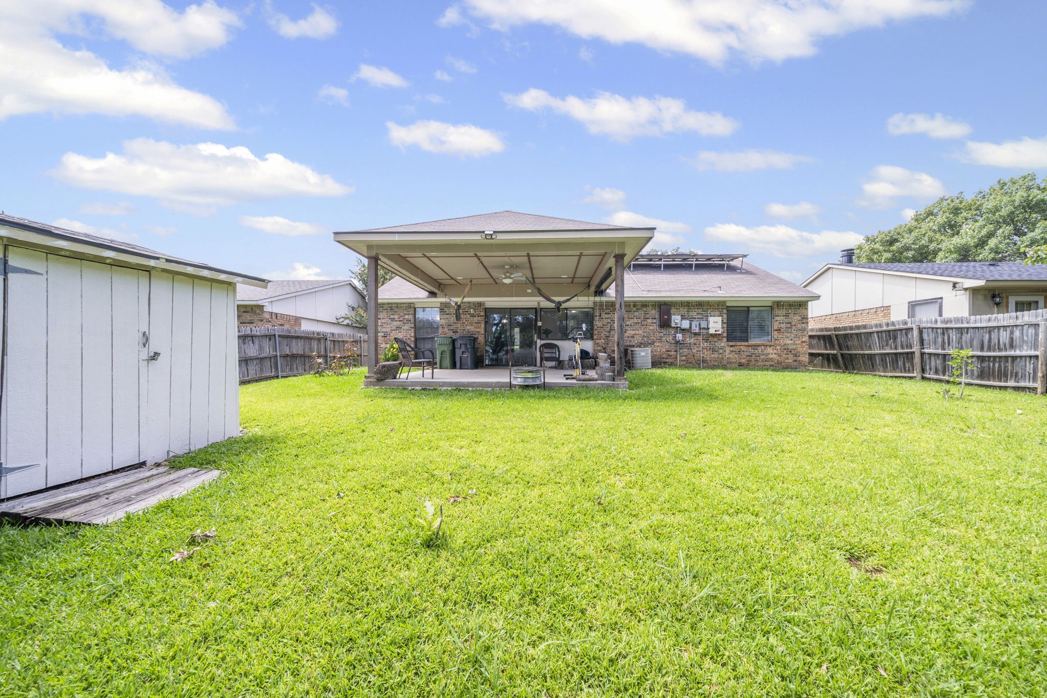 2121 Newbury Drive Arlington TX 76014