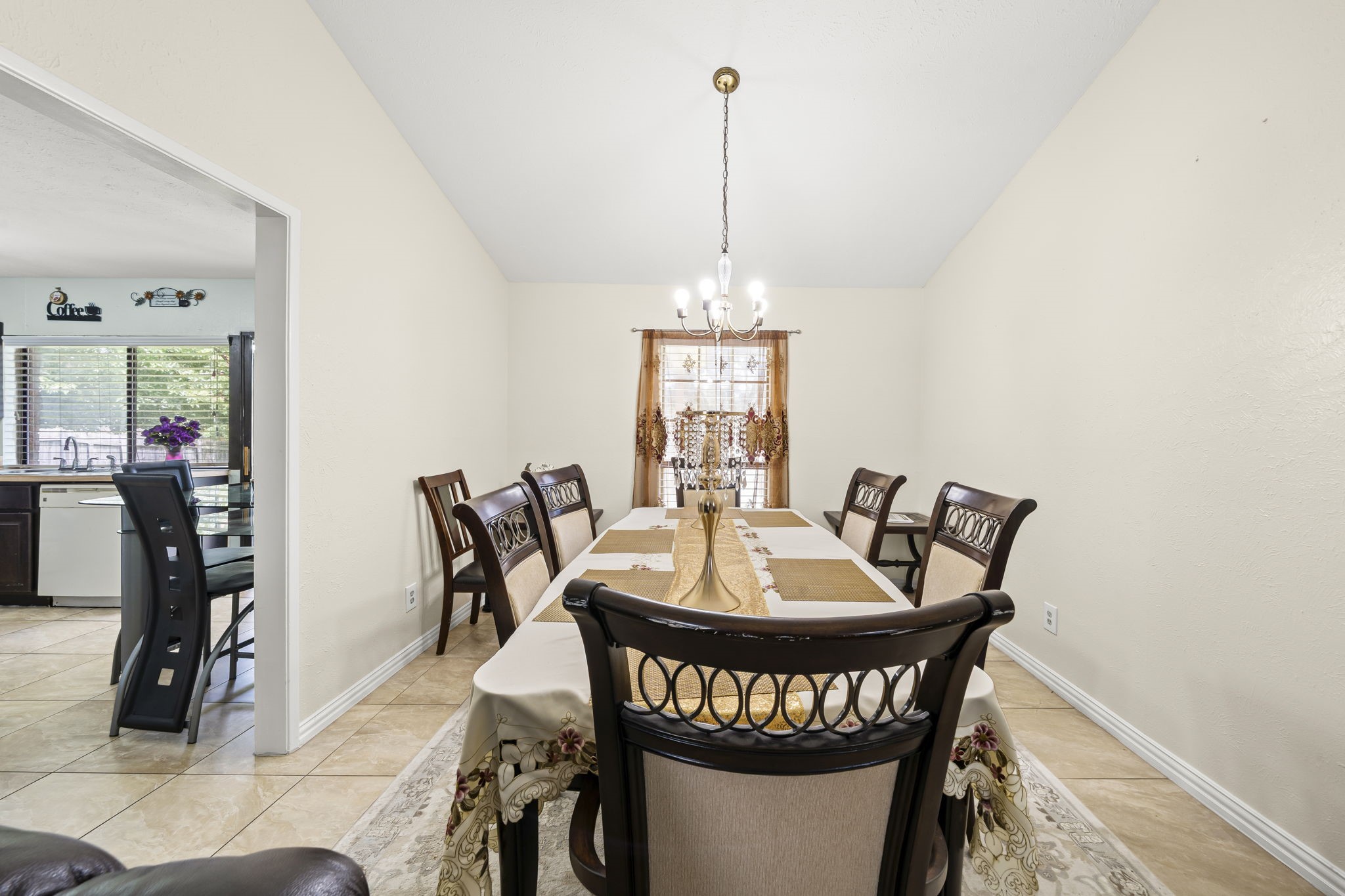 2121 Newbury Drive Arlington TX 76014