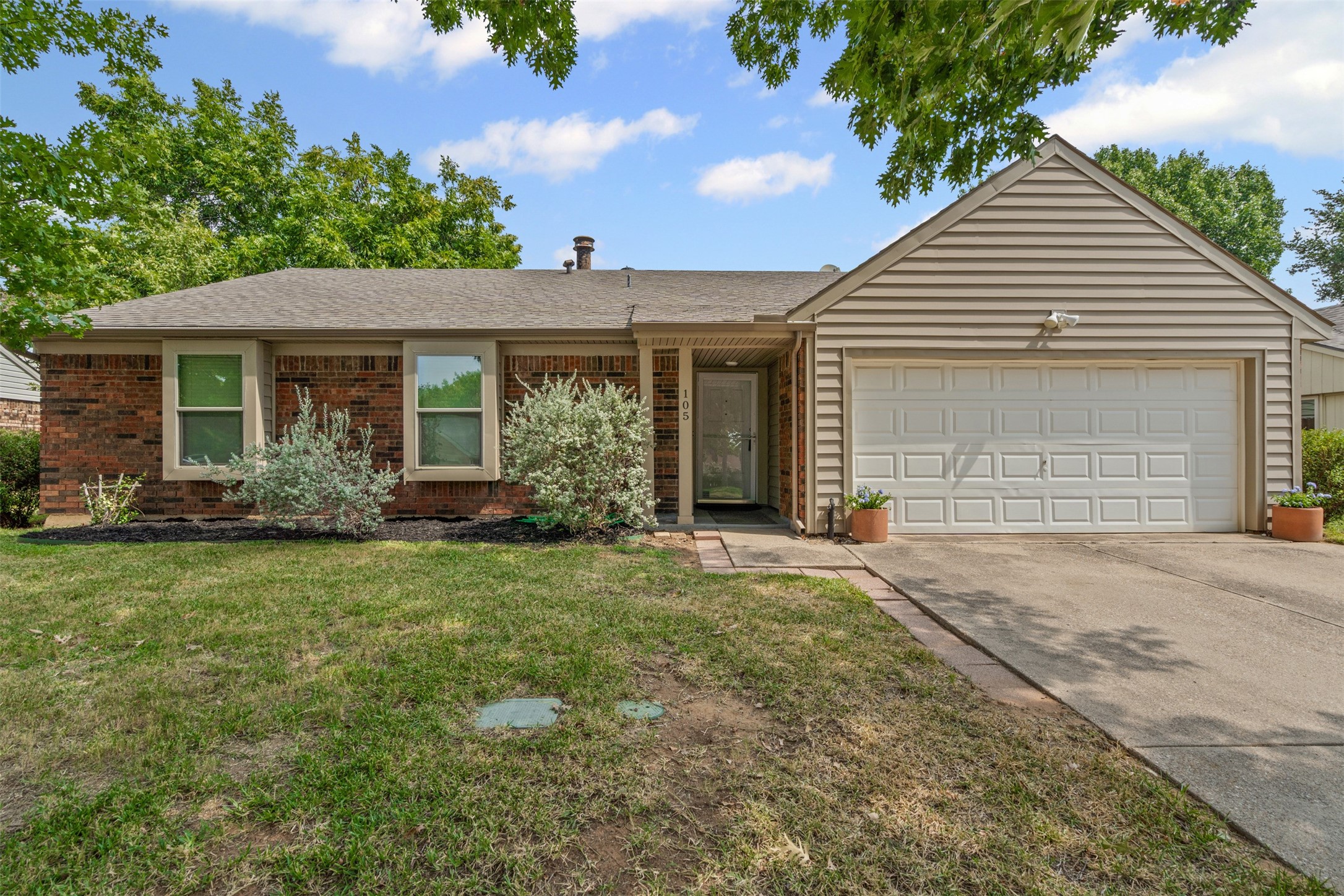 105 Clove Lane Euless TX 76039