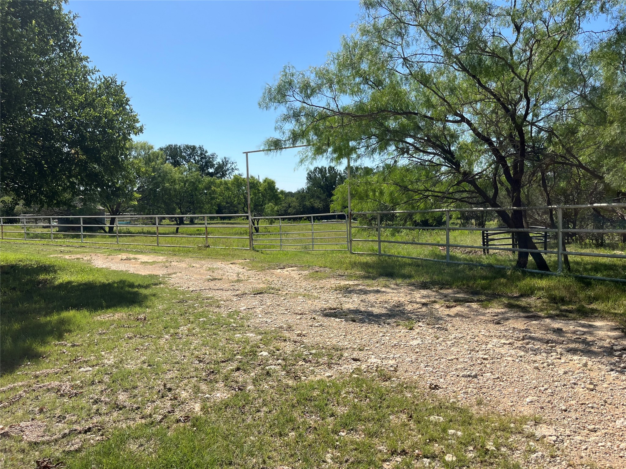 10047 E Highway 36 Jonesboro TX 76538