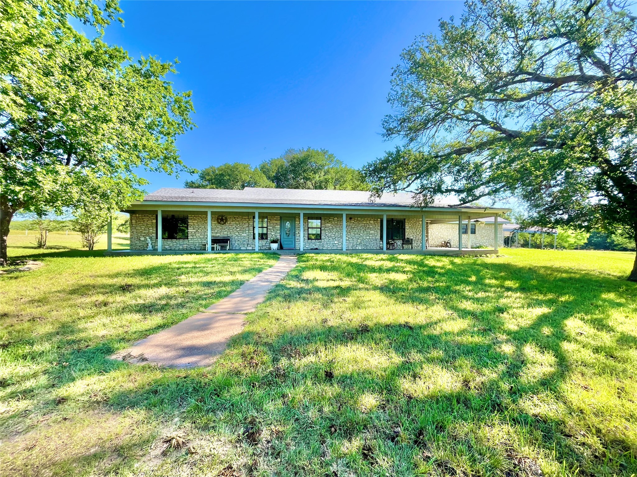 10047 E Highway 36 Jonesboro TX 76538