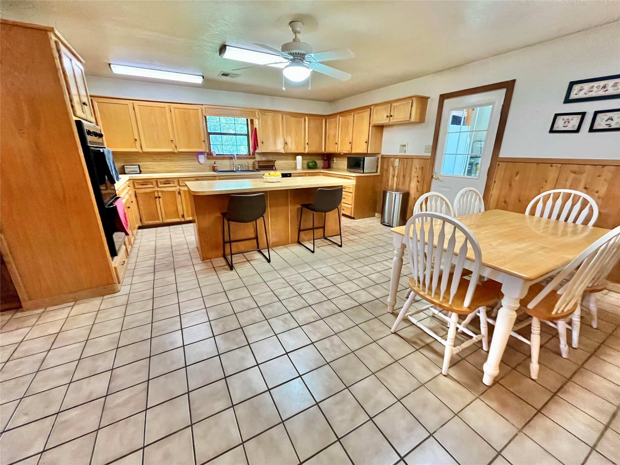 10047 E Highway 36 Jonesboro TX 76538