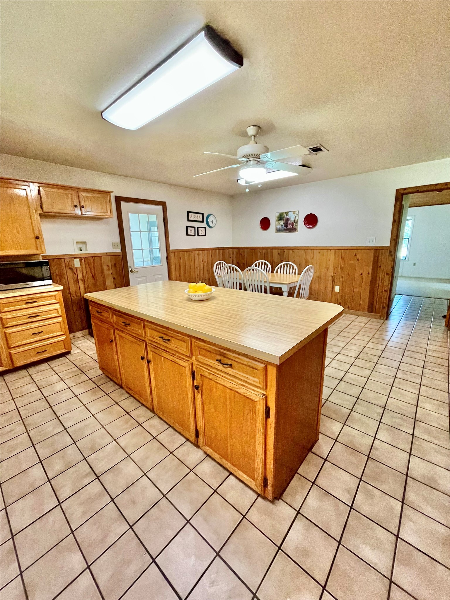 10047 E Highway 36 Jonesboro TX 76538