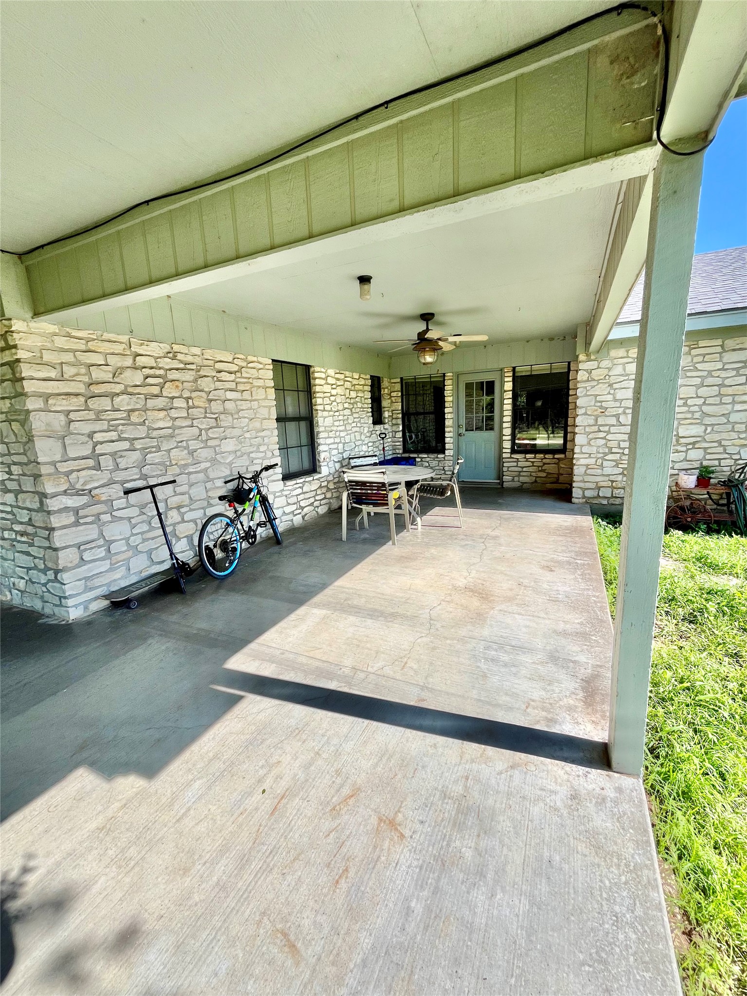 10047 E Highway 36 Jonesboro TX 76538