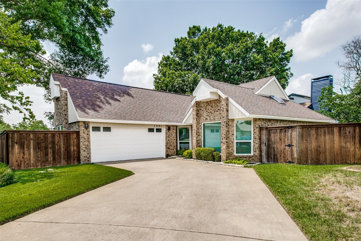 1401 Autumn Chase Square Bedford TX 76022