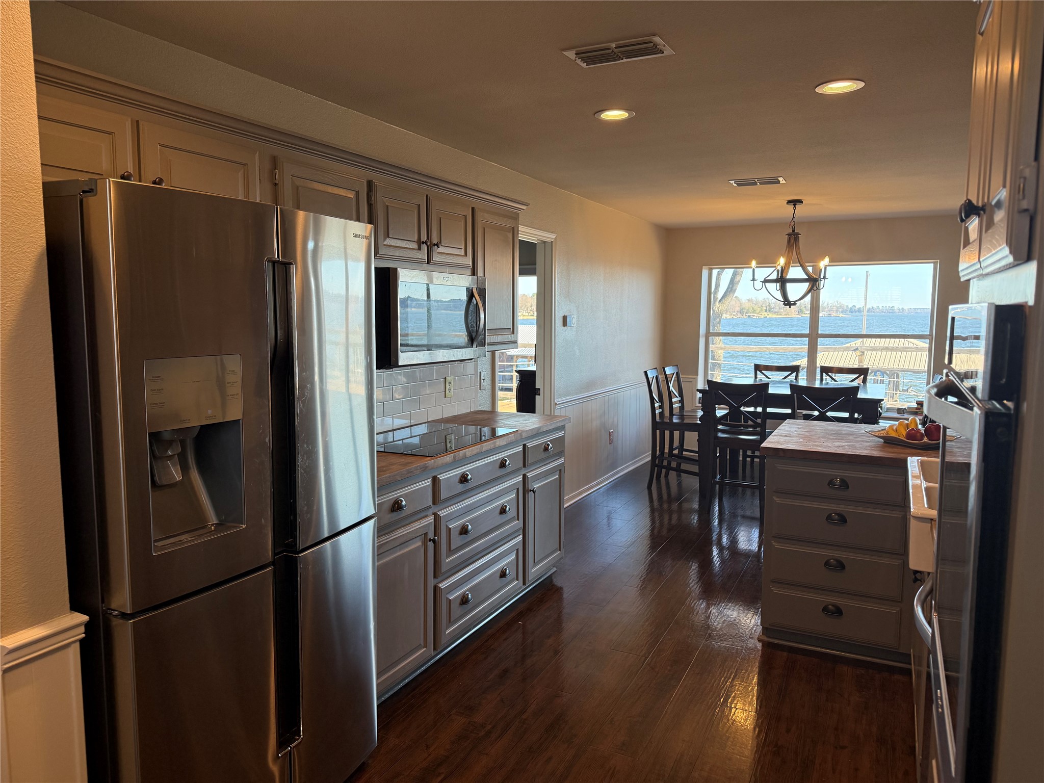 21821 Lakewood Lane Chandler TX 75758