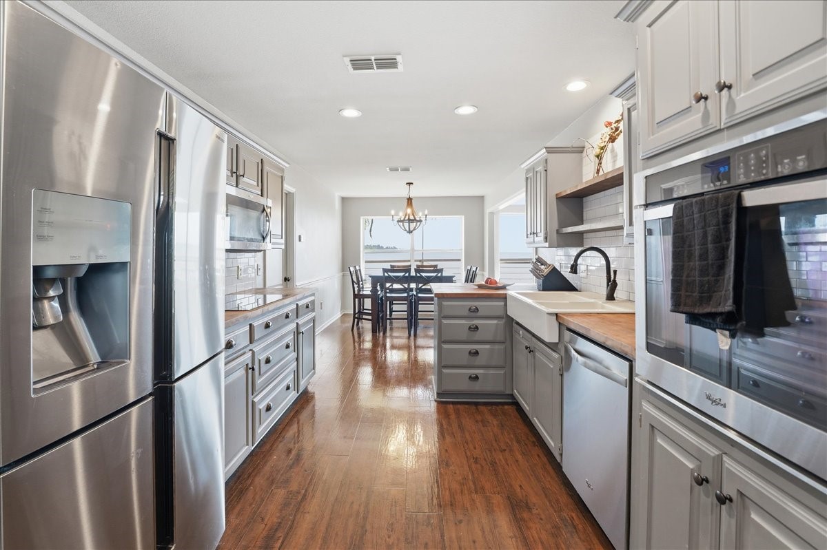 21821 Lakewood Lane Chandler TX 75758
