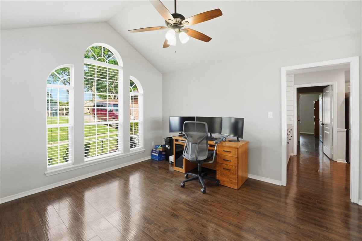 21821 Lakewood Lane Chandler TX 75758