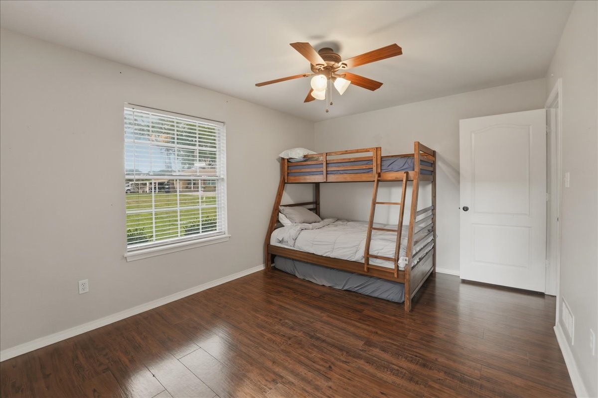 21821 Lakewood Lane Chandler TX 75758