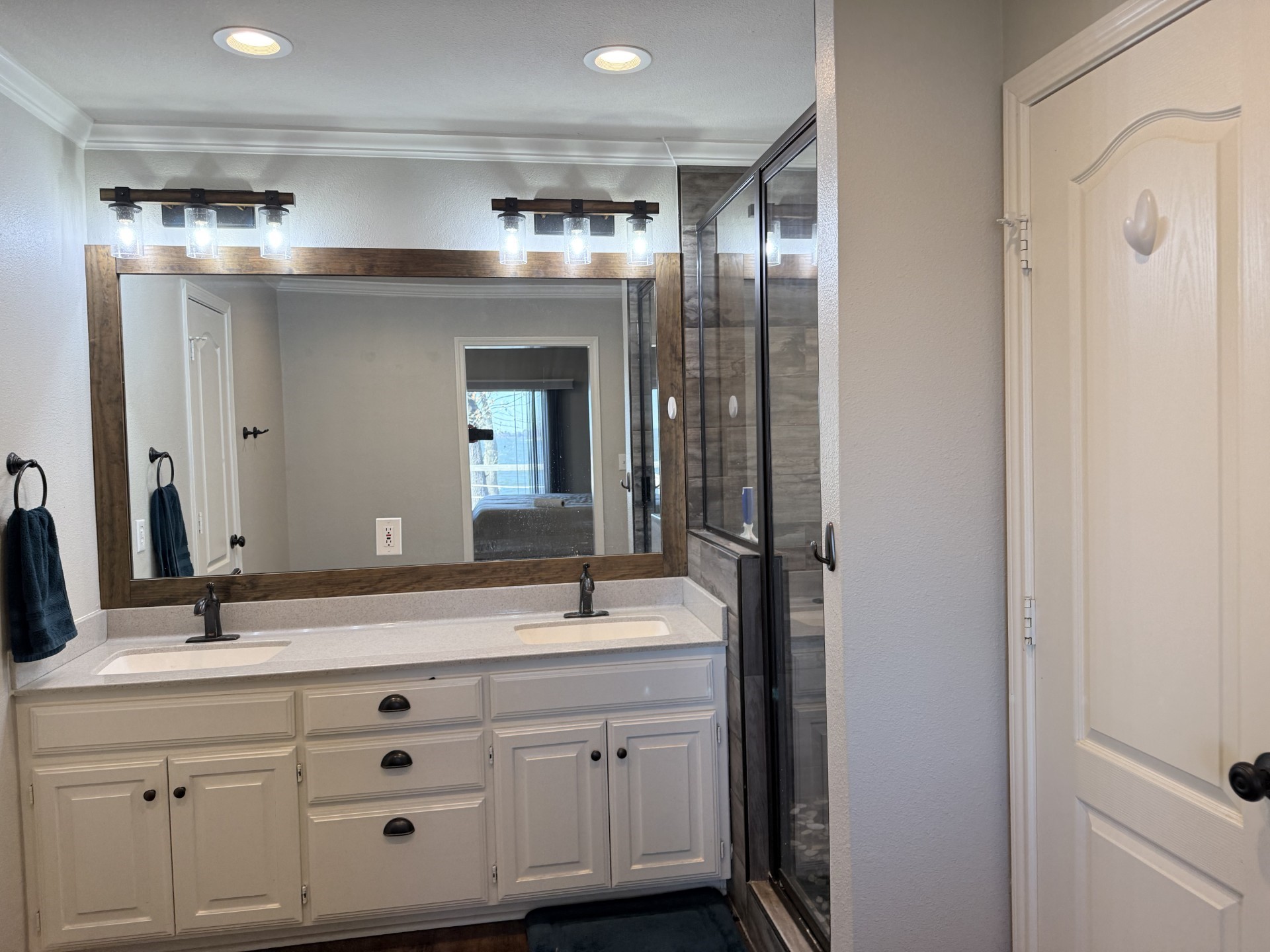 21821 Lakewood Lane Chandler TX 75758