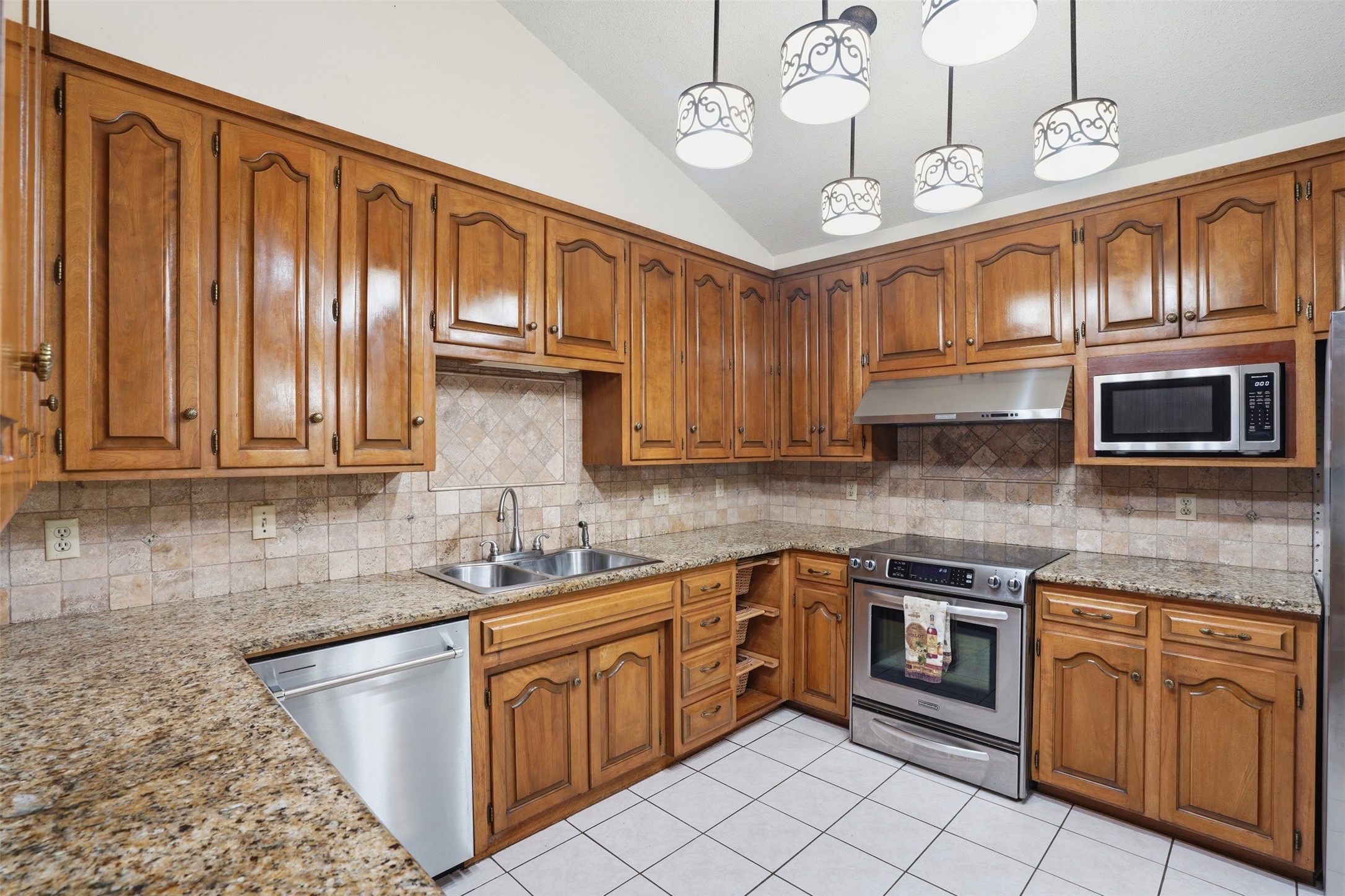 715 Stonelake Drive Cleburne TX 76033