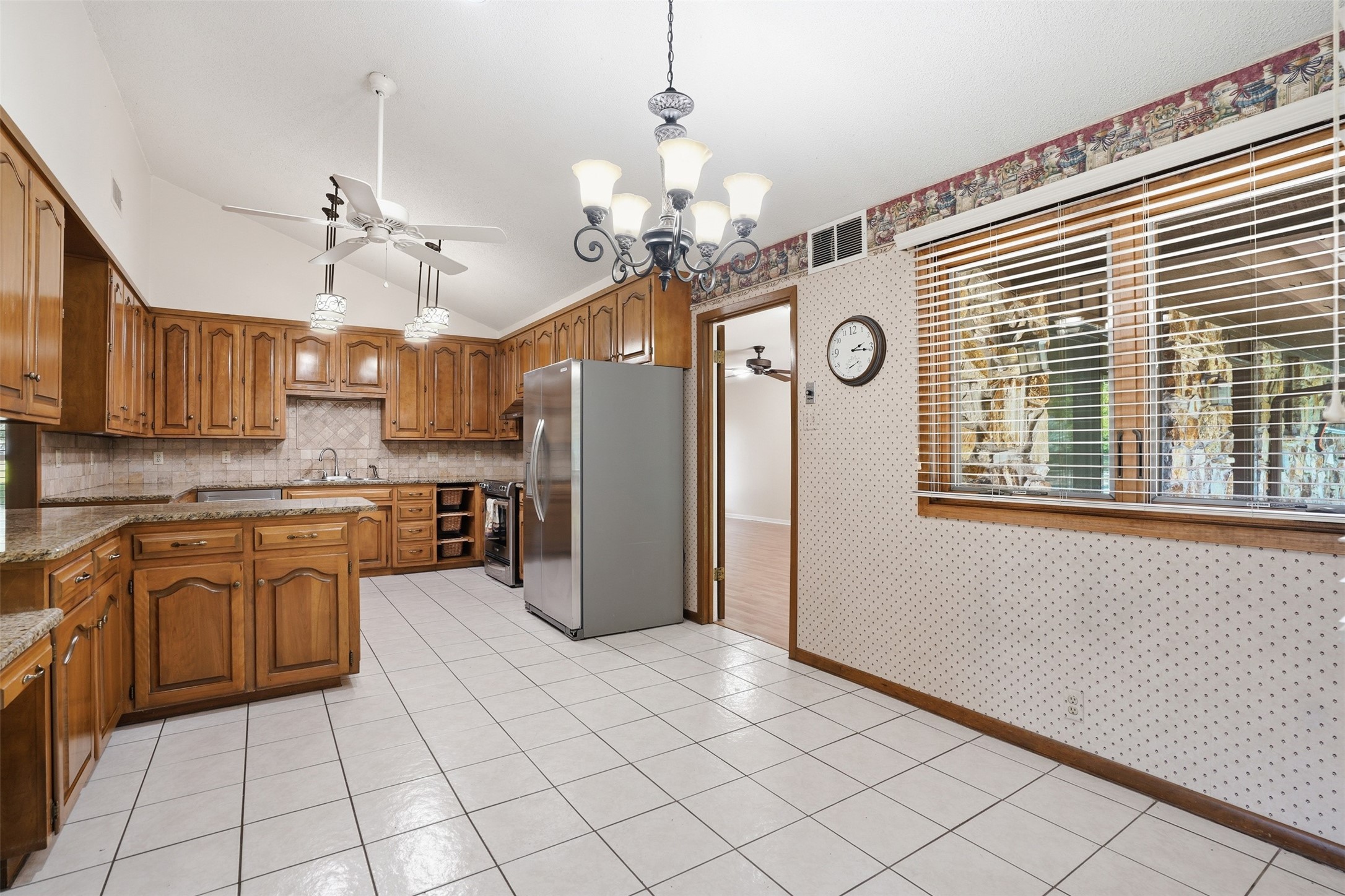715 Stonelake Drive Cleburne TX 76033