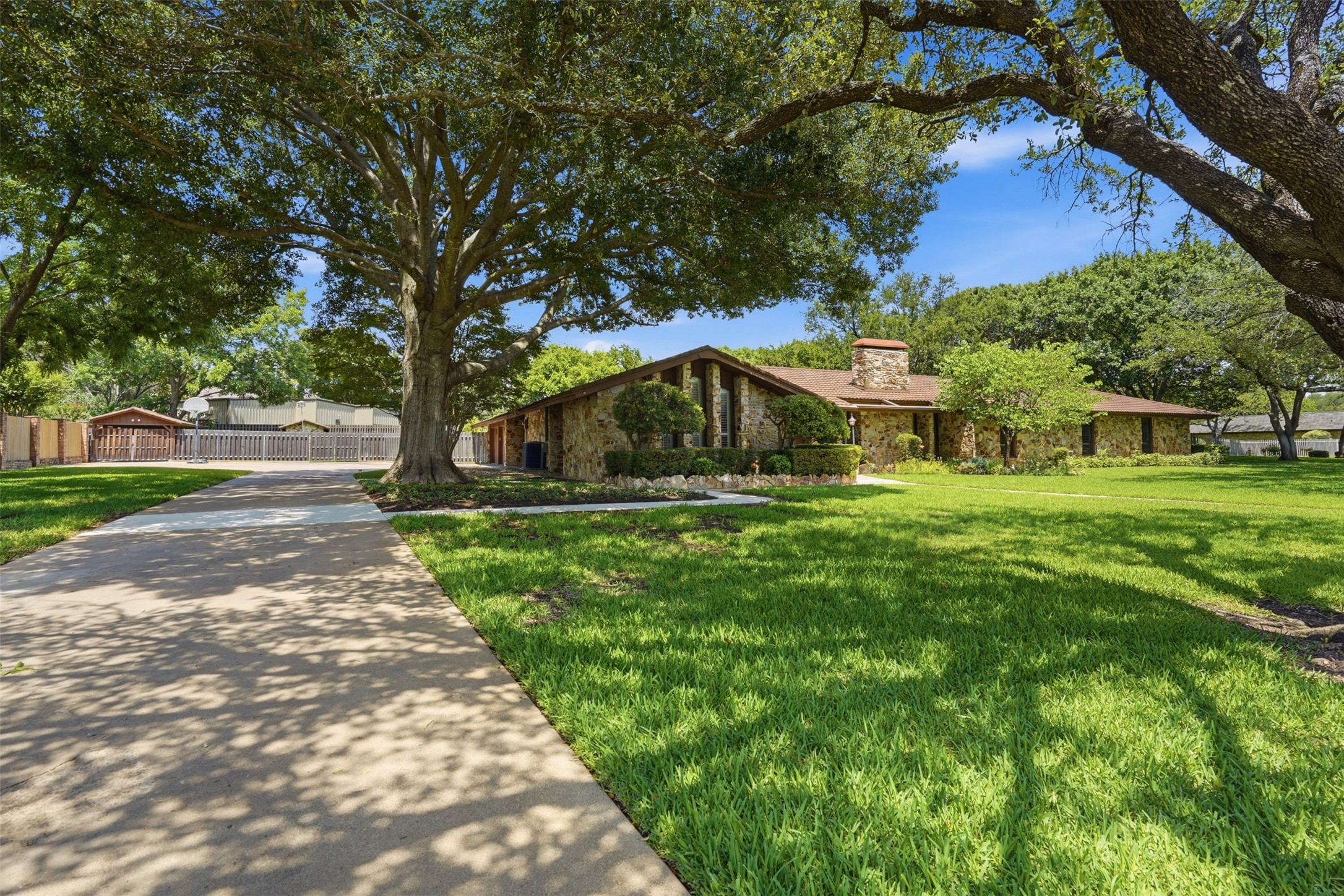 715 Stonelake Drive Cleburne TX 76033