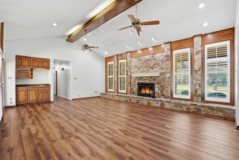 715 Stonelake Drive Cleburne TX 76033