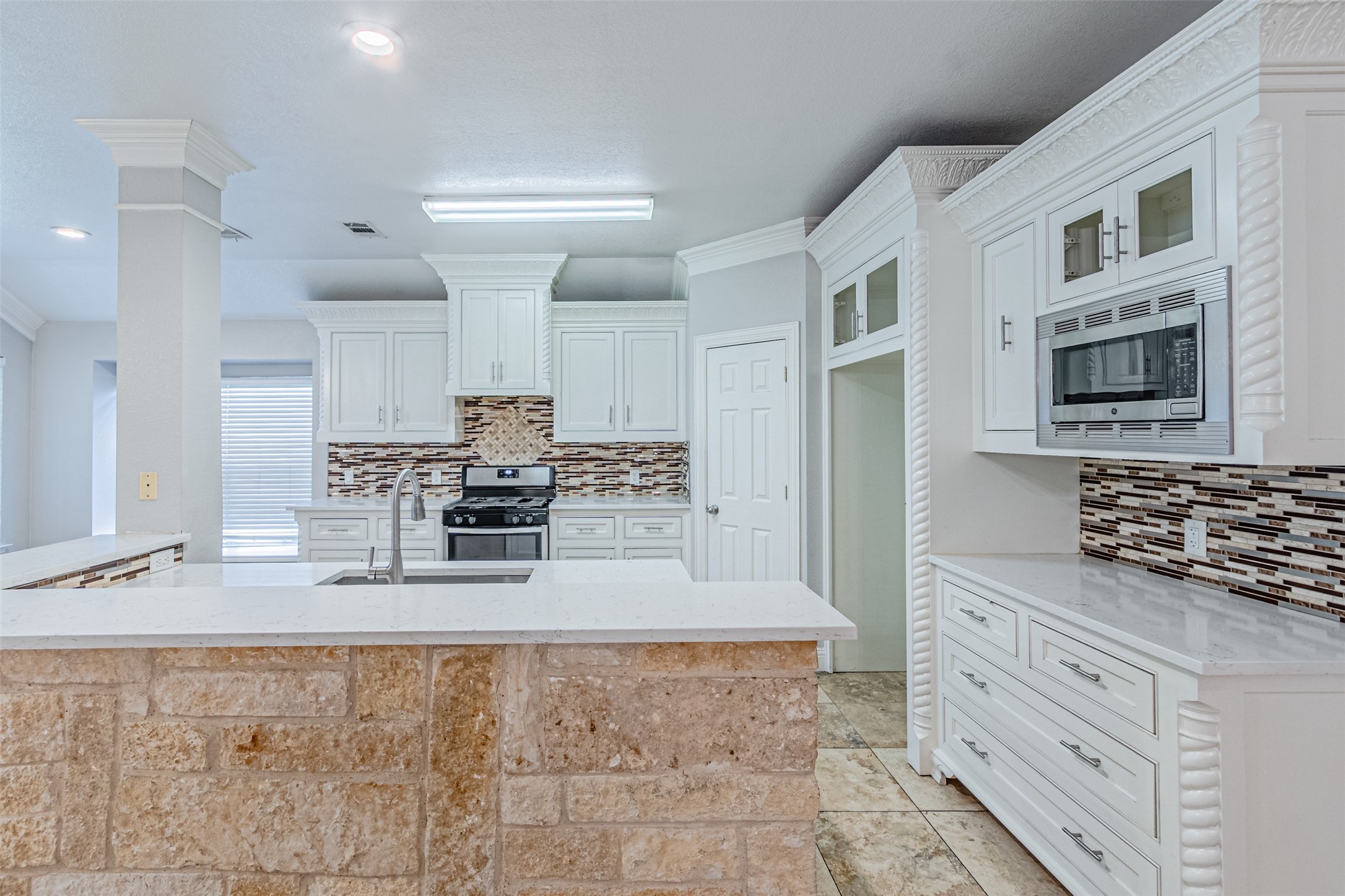 8220 Mossberg Drive Arlington TX 76002