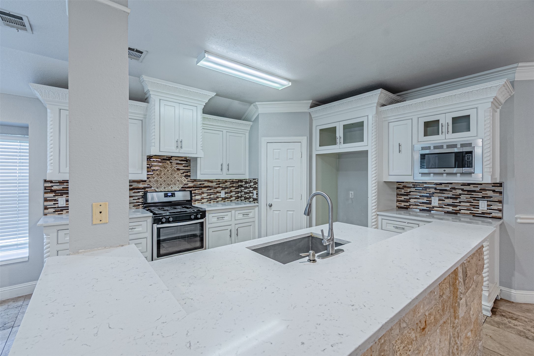 8220 Mossberg Drive Arlington TX 76002