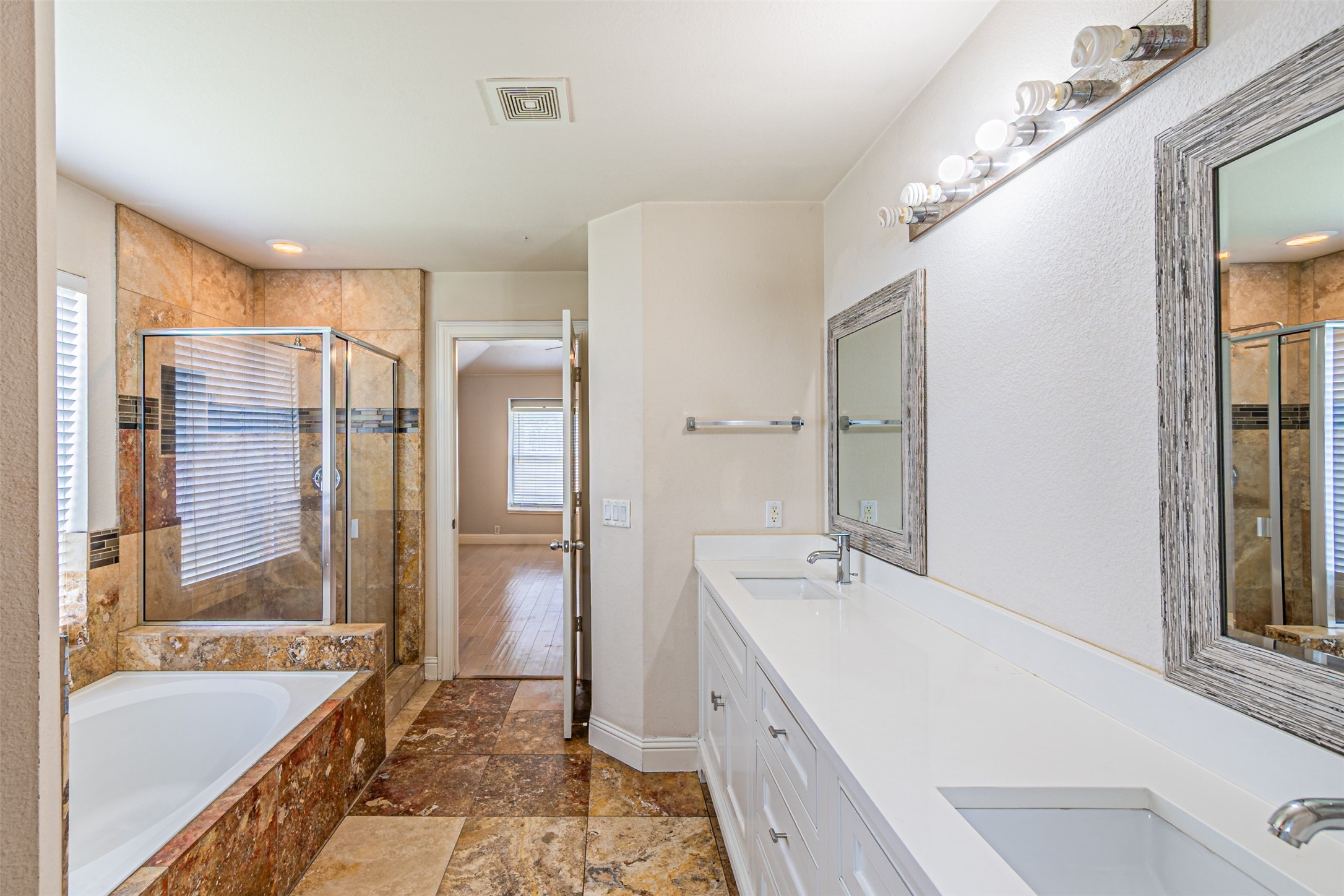 8220 Mossberg Drive Arlington TX 76002