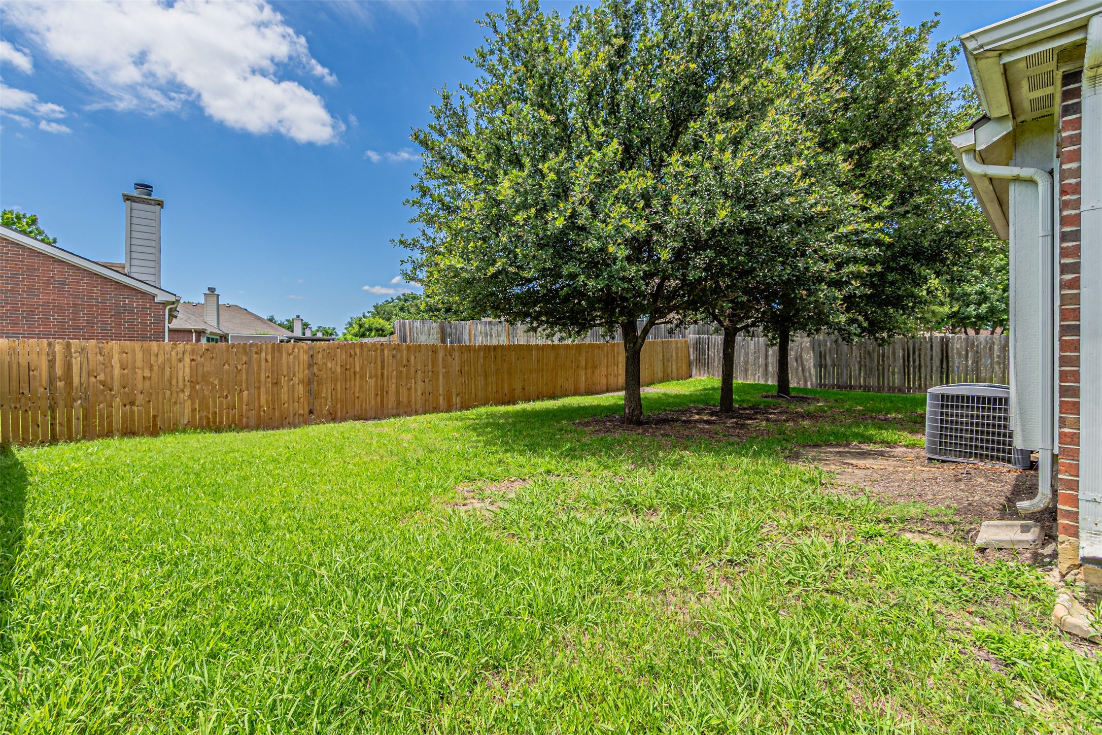 8220 Mossberg Drive Arlington TX 76002
