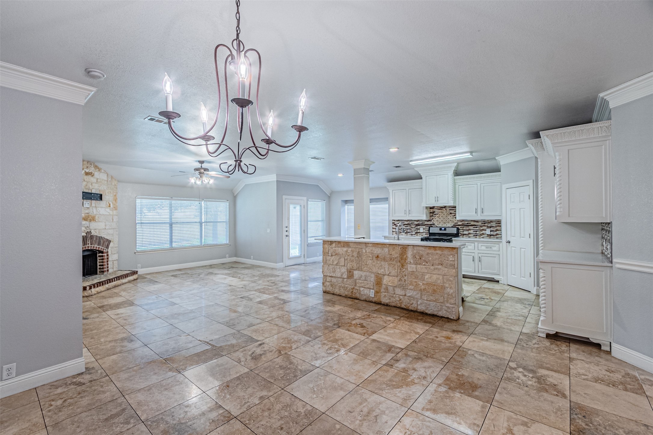 8220 Mossberg Drive Arlington TX 76002