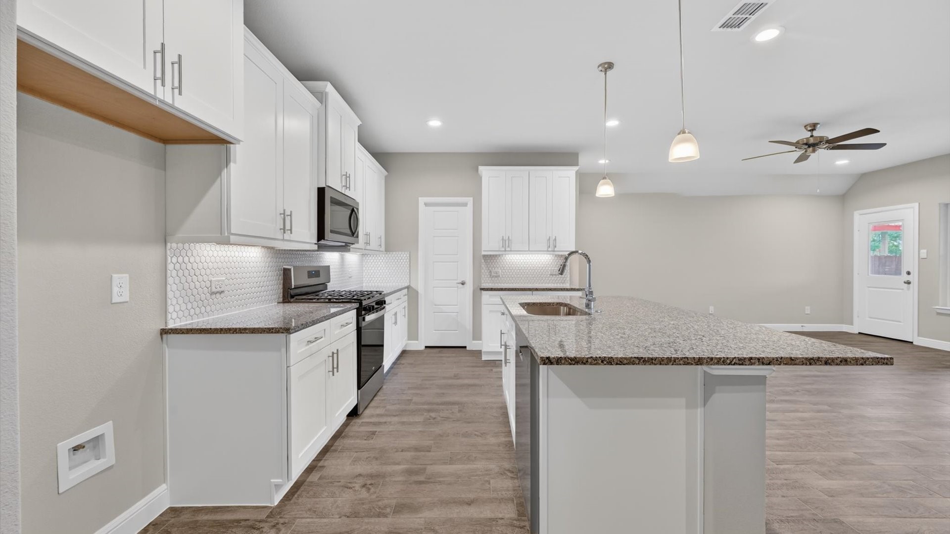 1400 Canterbury Trail Desoto TX 75115