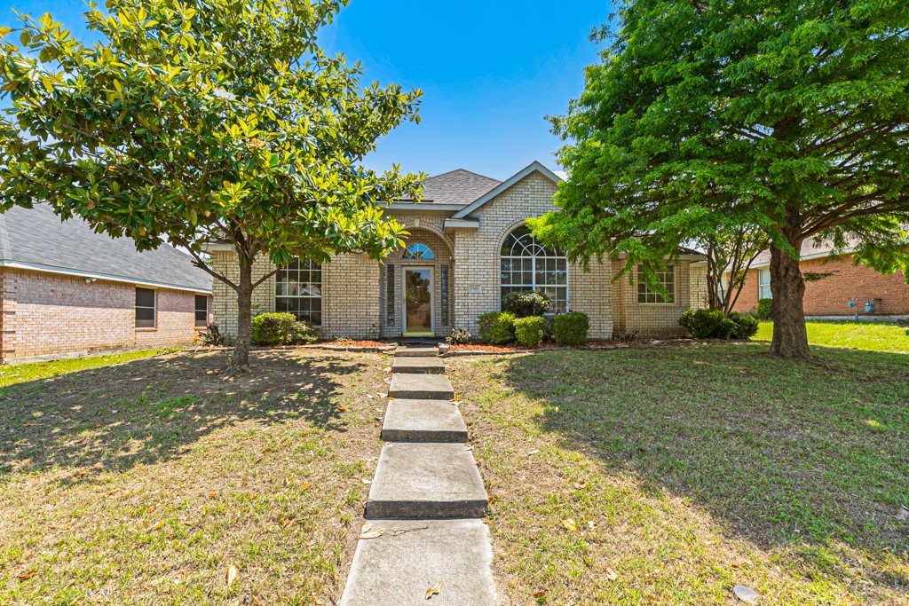 1910 Grand Cayman Way Mesquite TX 75149