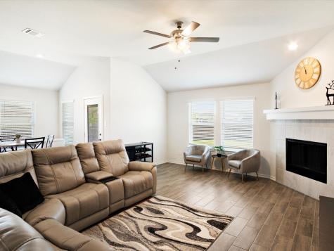 712 Presidio Street Aubrey TX 76227