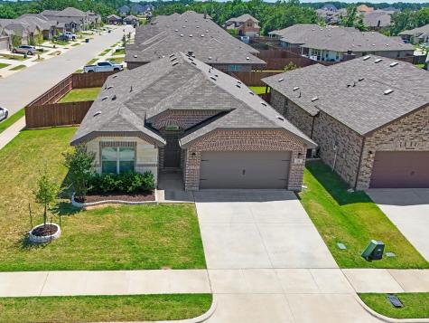 712 Presidio Street Aubrey TX 76227