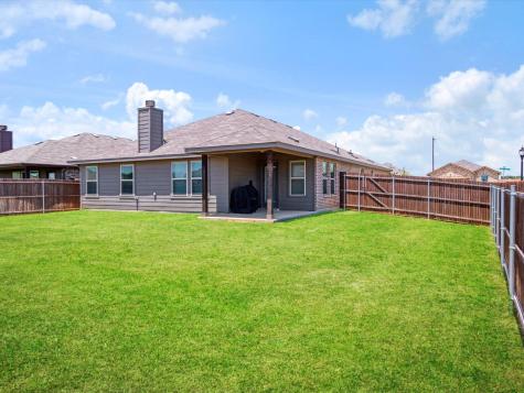 712 Presidio Street Aubrey TX 76227