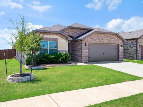 712 Presidio Street Aubrey TX 76227