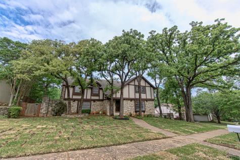 1818 Burr Oak Street Arlington TX 76012