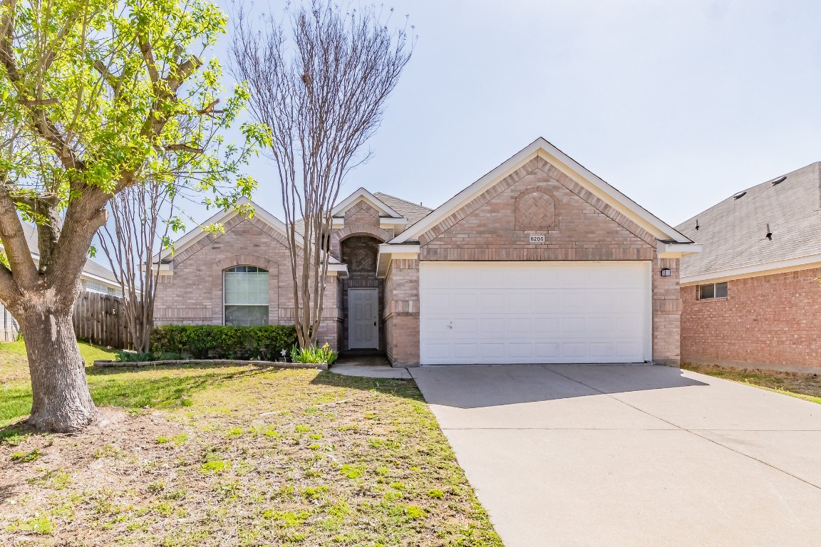 8205 Cedarcrest Lane Fort Worth TX 76123
