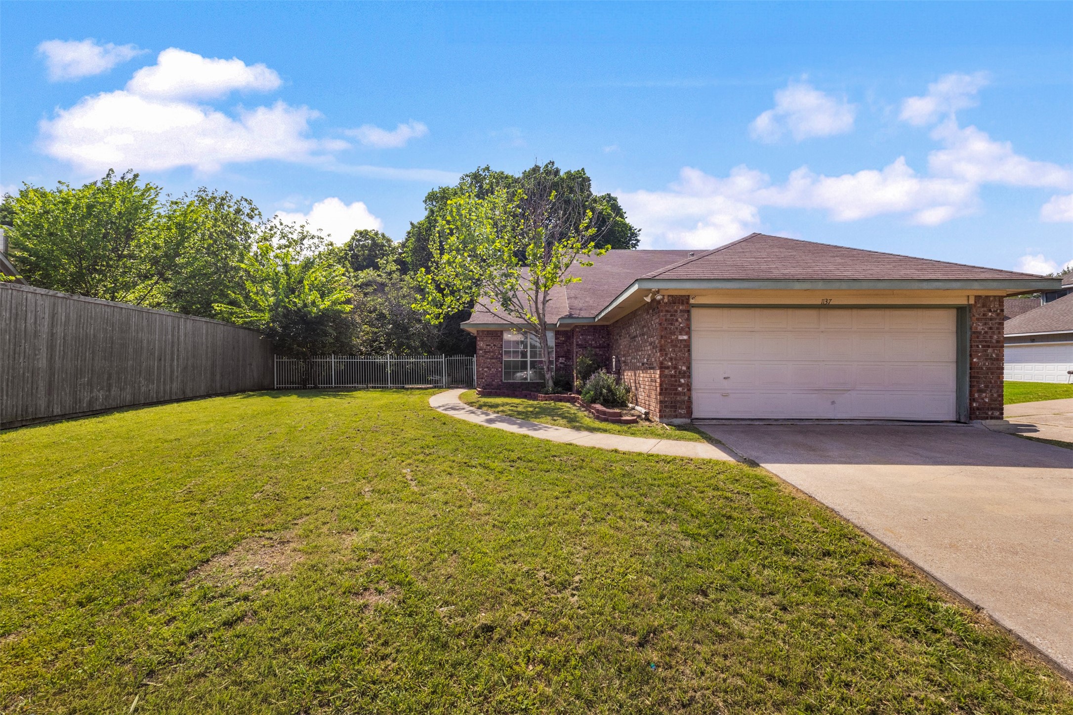 1137 Garden Trail Mesquite TX 75149
