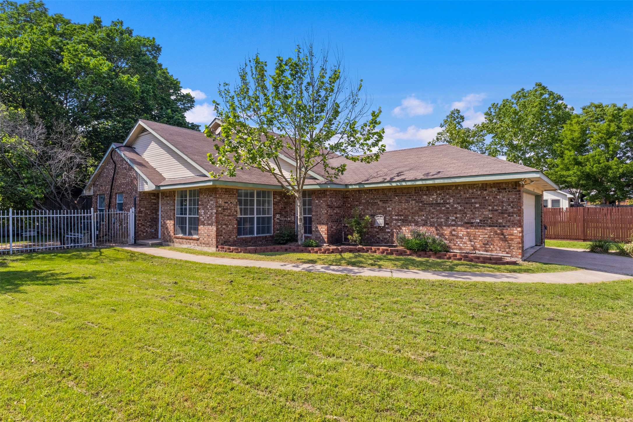 1137 Garden Trail Mesquite TX 75149