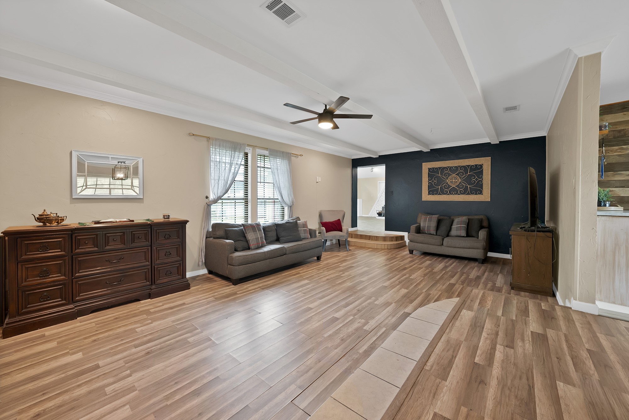 126 Oak Lane Burleson TX 76028