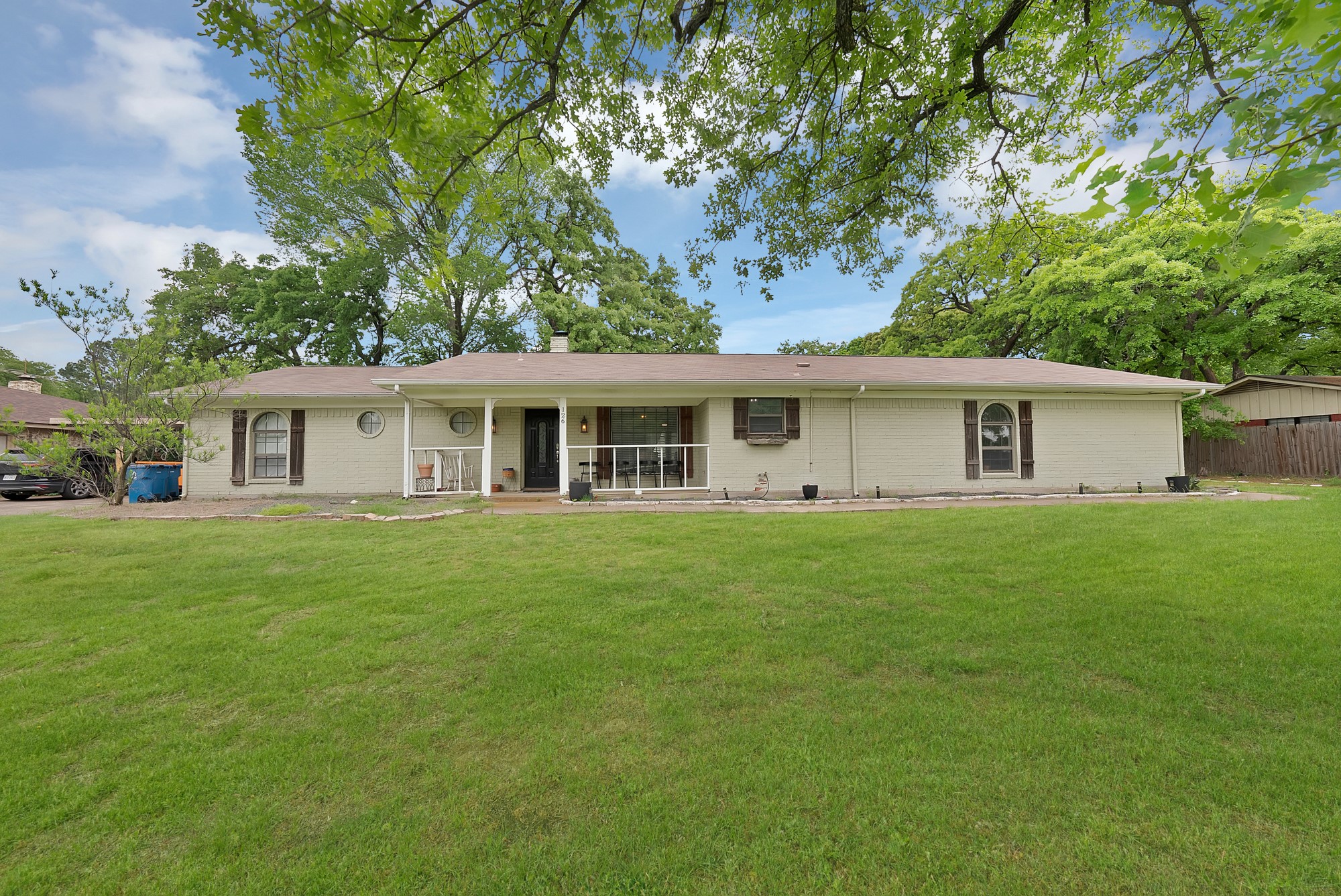 126 Oak Lane Burleson TX 76028