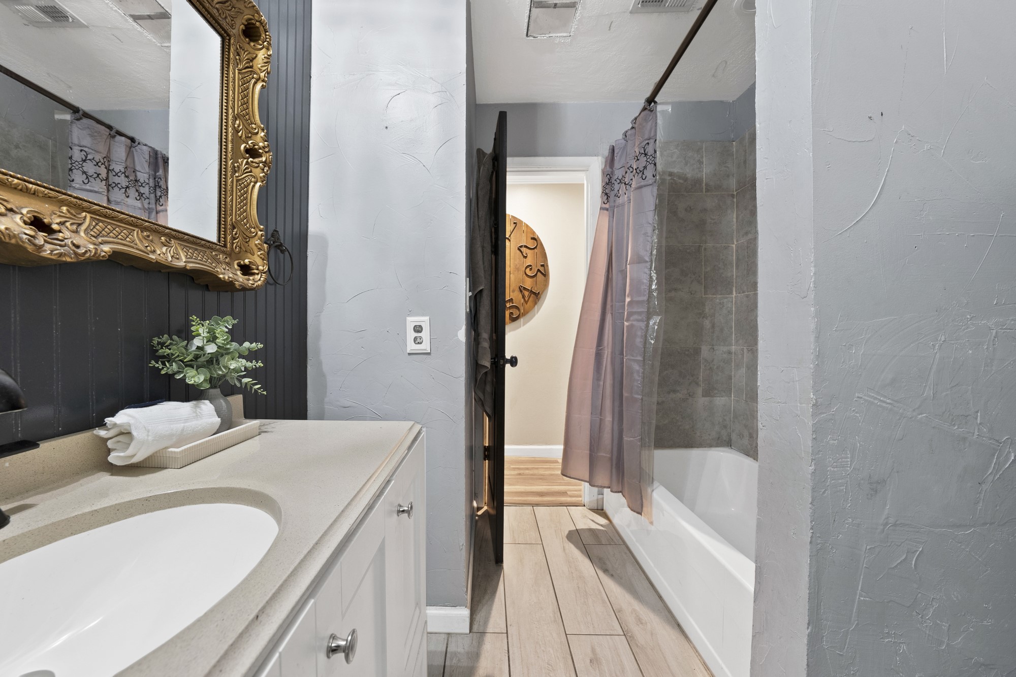 126 Oak Lane Burleson TX 76028