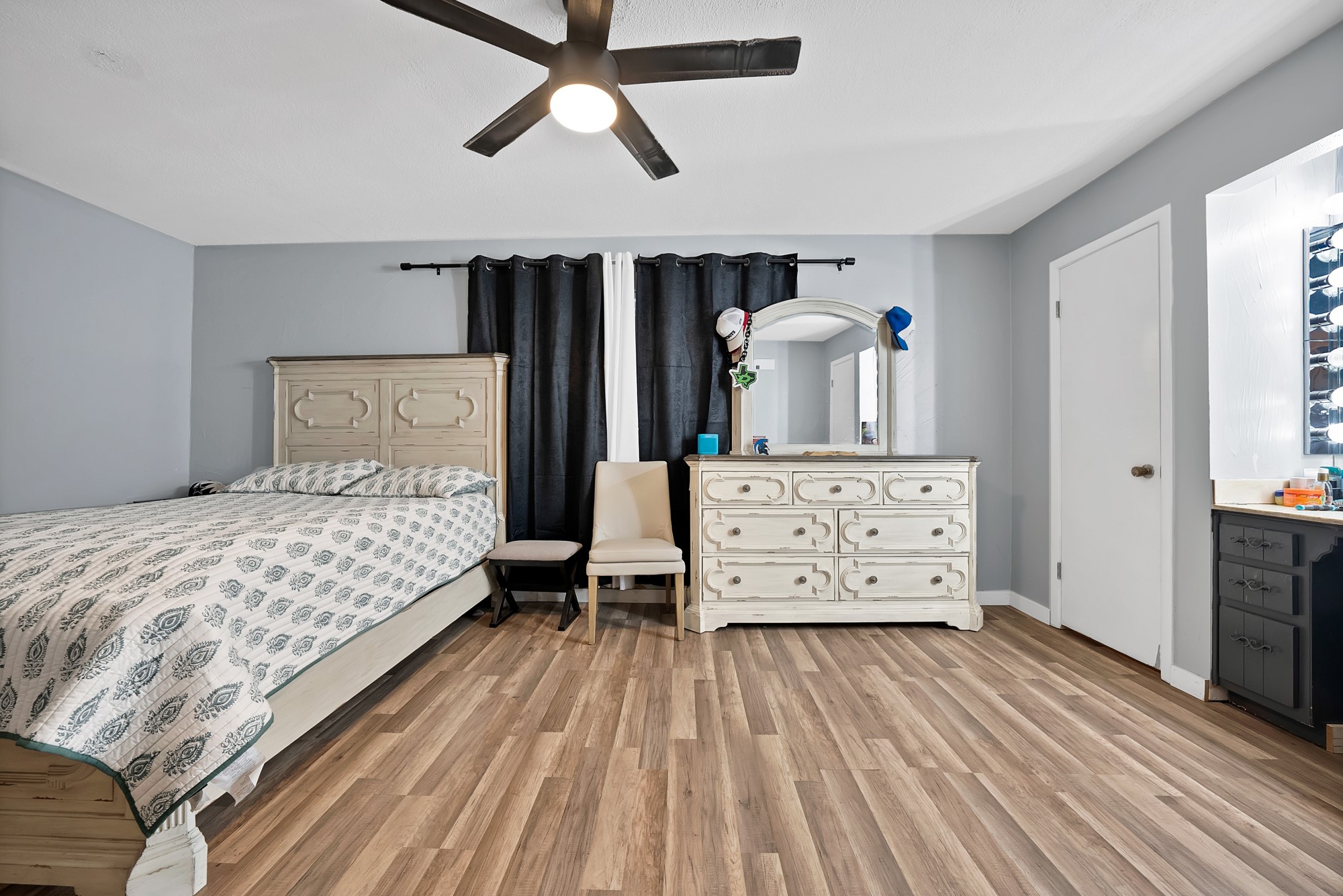 126 Oak Lane Burleson TX 76028