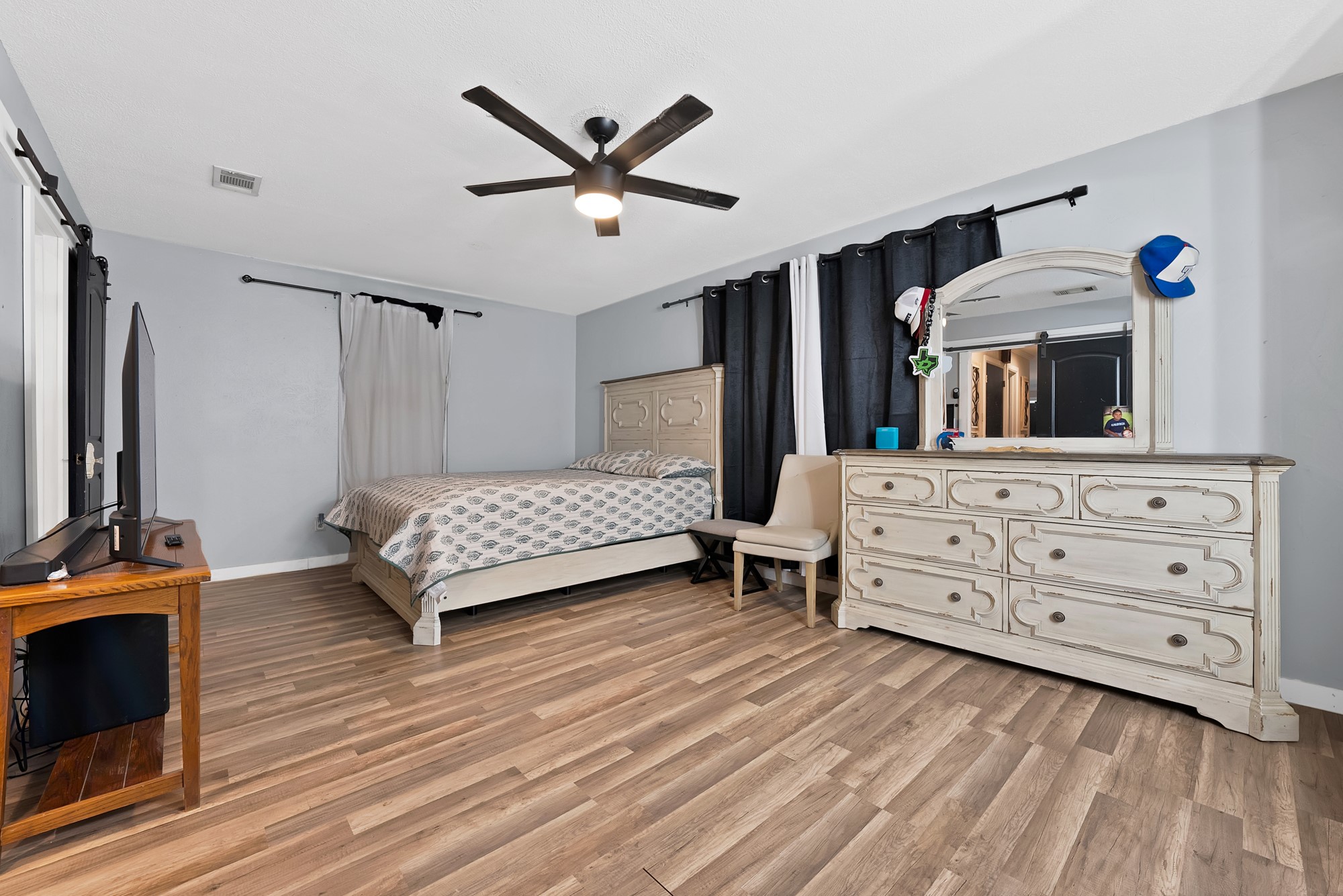 126 Oak Lane Burleson TX 76028